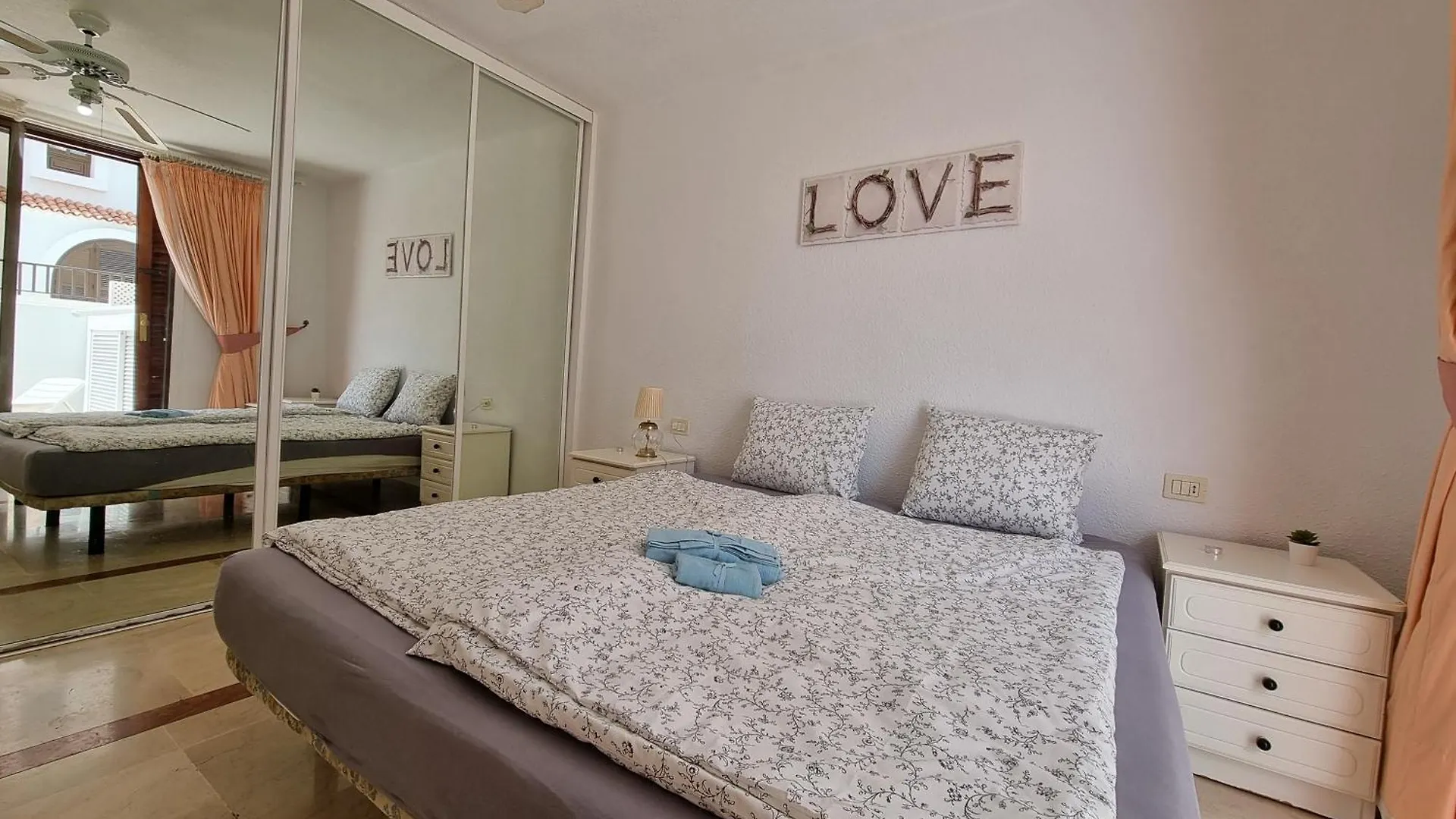 Appartement In Playa De Las Americas Mit Terrasse Apartment